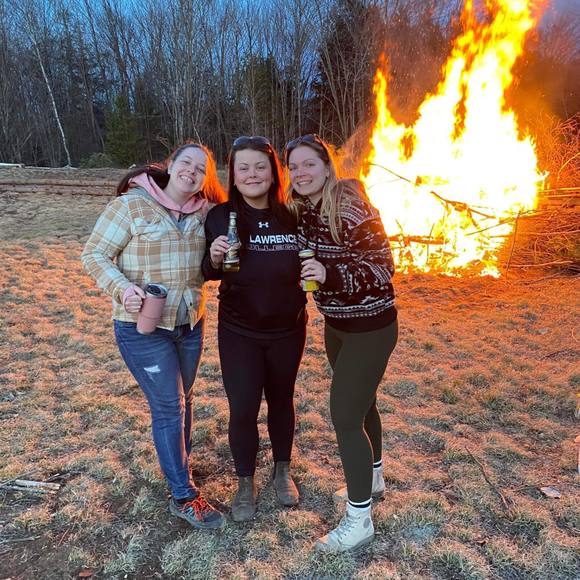 Meet your Posher, Caitlin - Picture 1 of 1